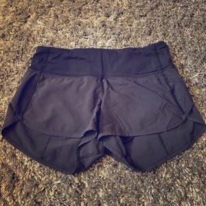 Lululemon Speed Up Short 
2.5"